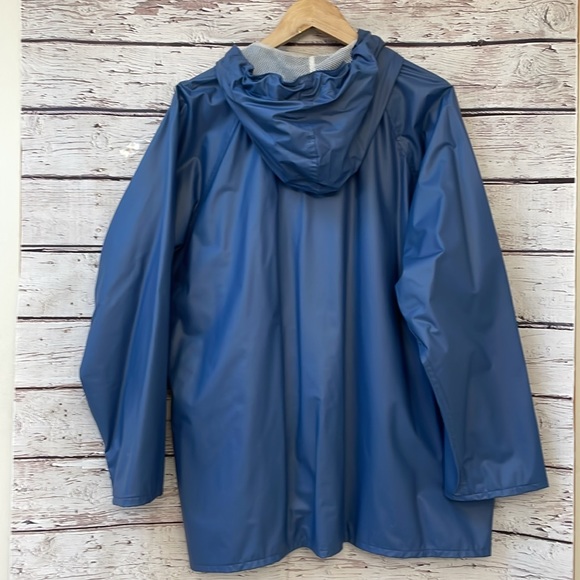 Women's Hooded Raincoat - Picture 9 of 12